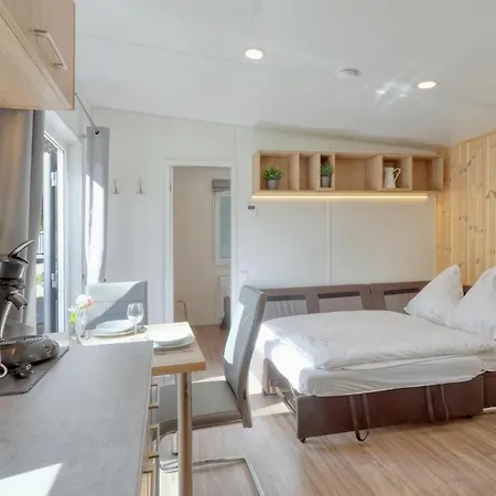 Tiny Haus 58 Am Brombachsee Holiday home Pleinfeld